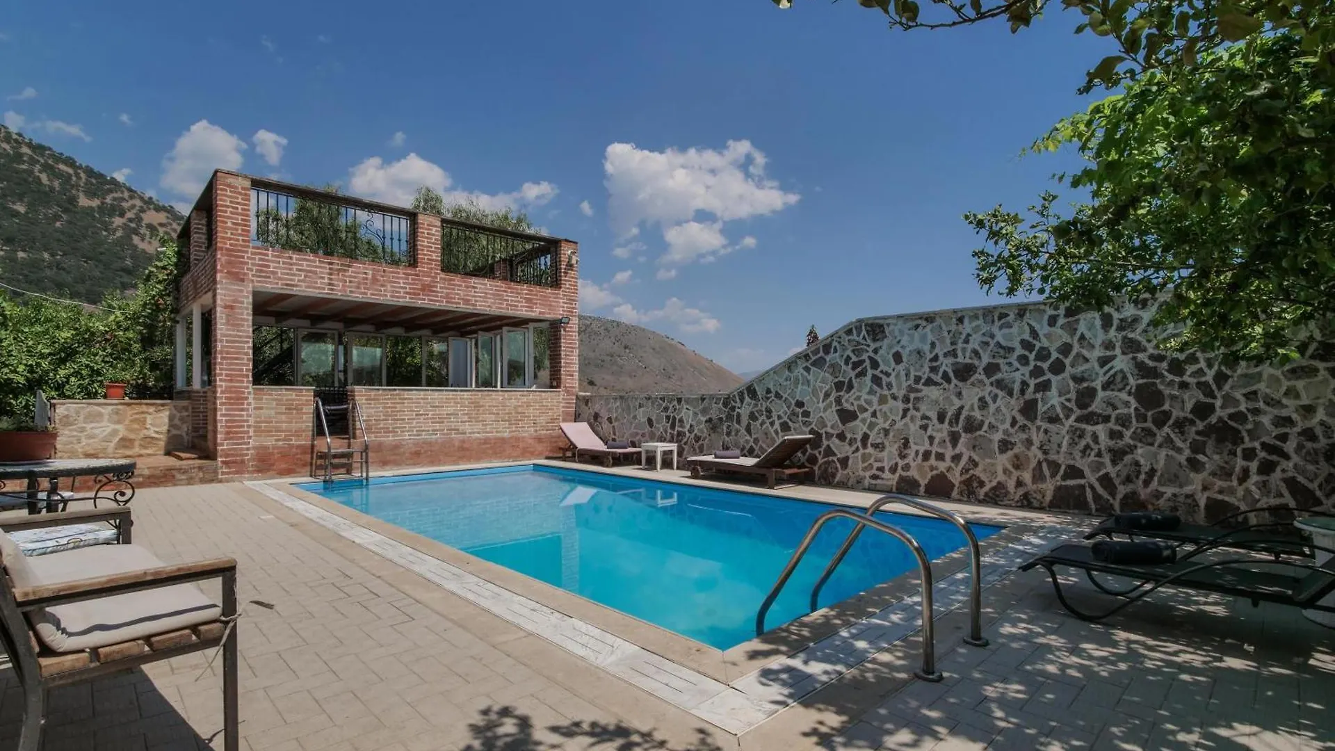 Ionian Manor Estate Villa Porto Palermo 0*,  Albania